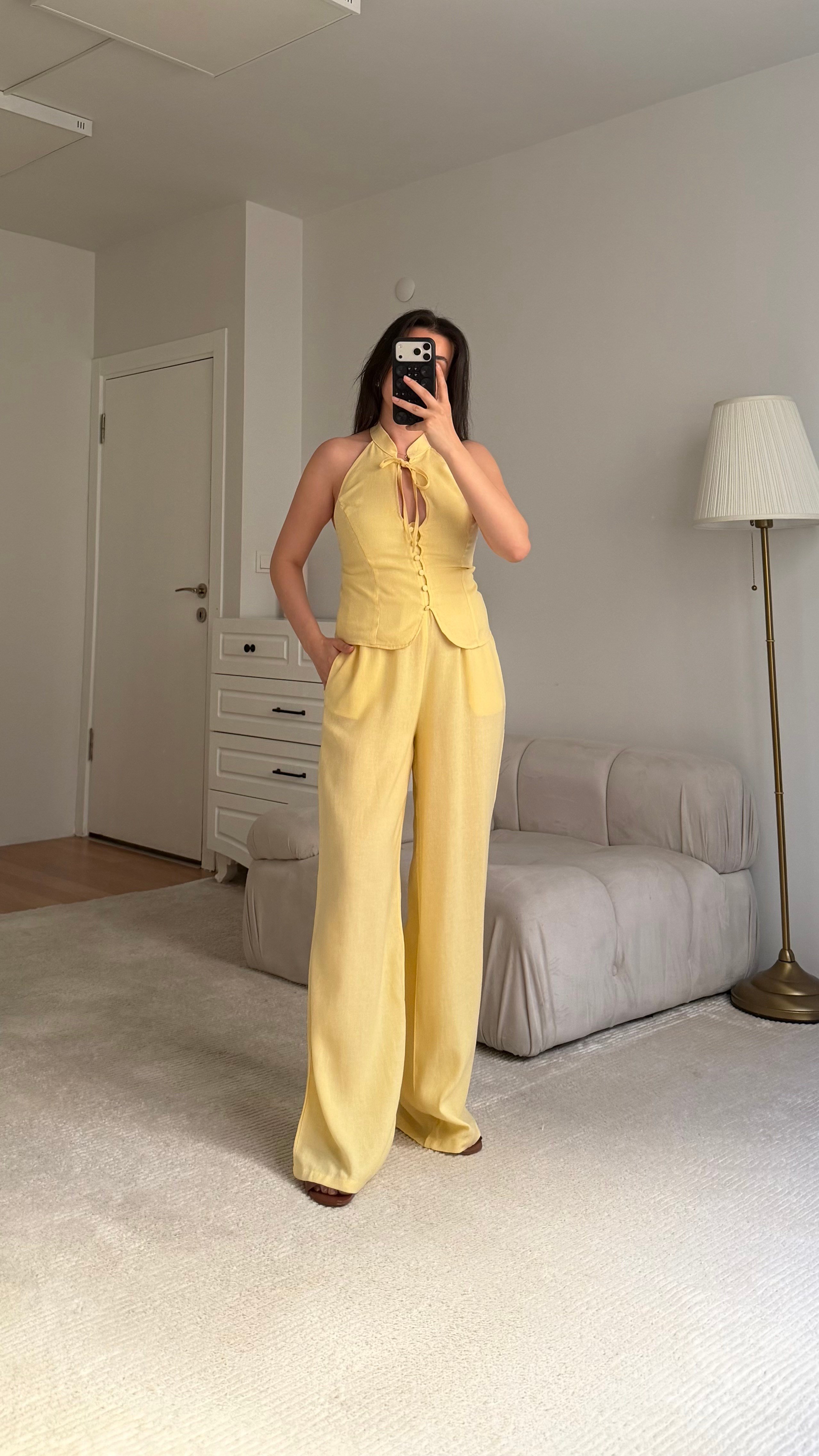 Soft Sarı Halter Yaka Düğmeli Keten Bluz Takım