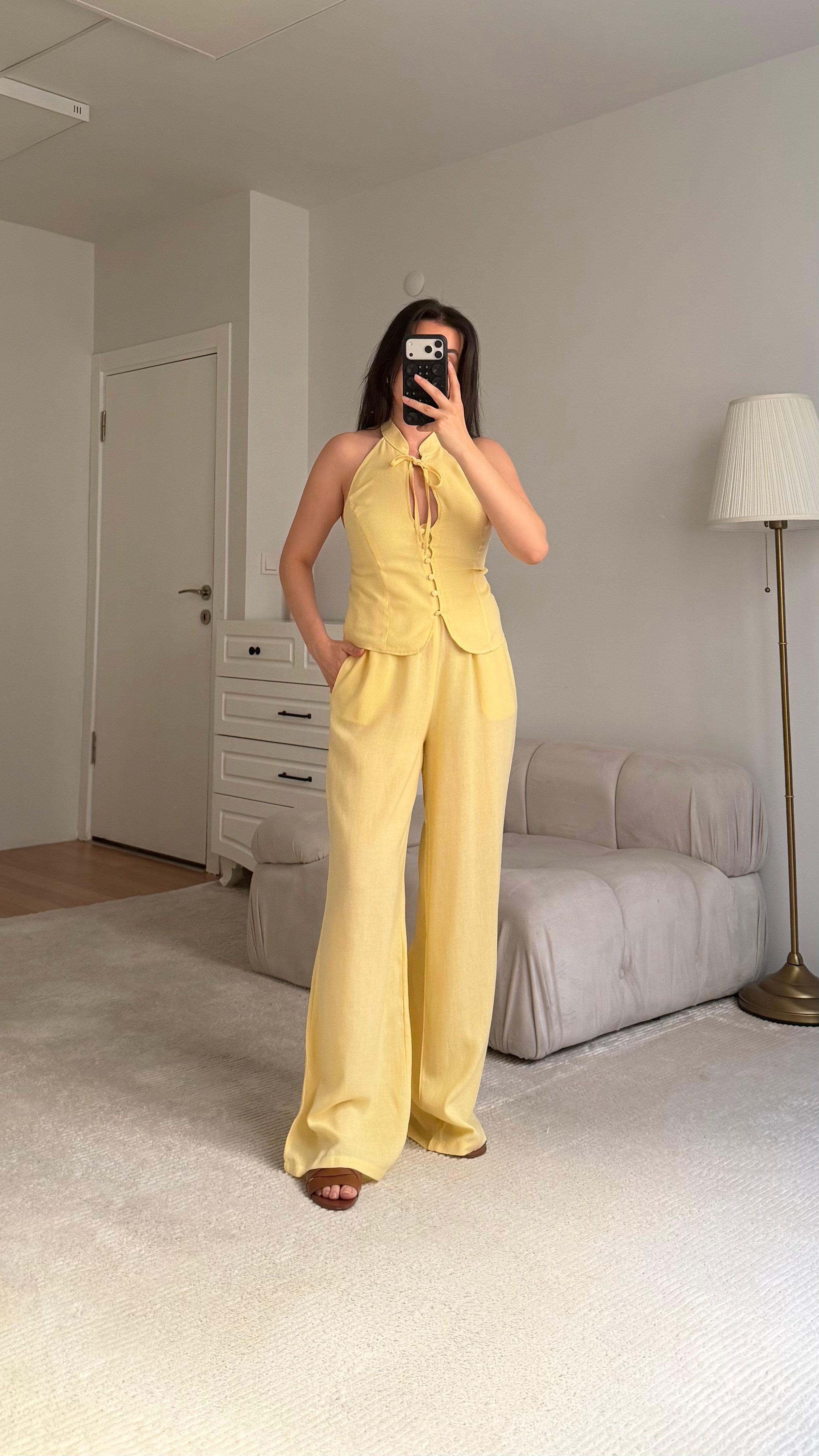 Soft Sarı Halter Yaka Düğmeli Keten Bluz Takım