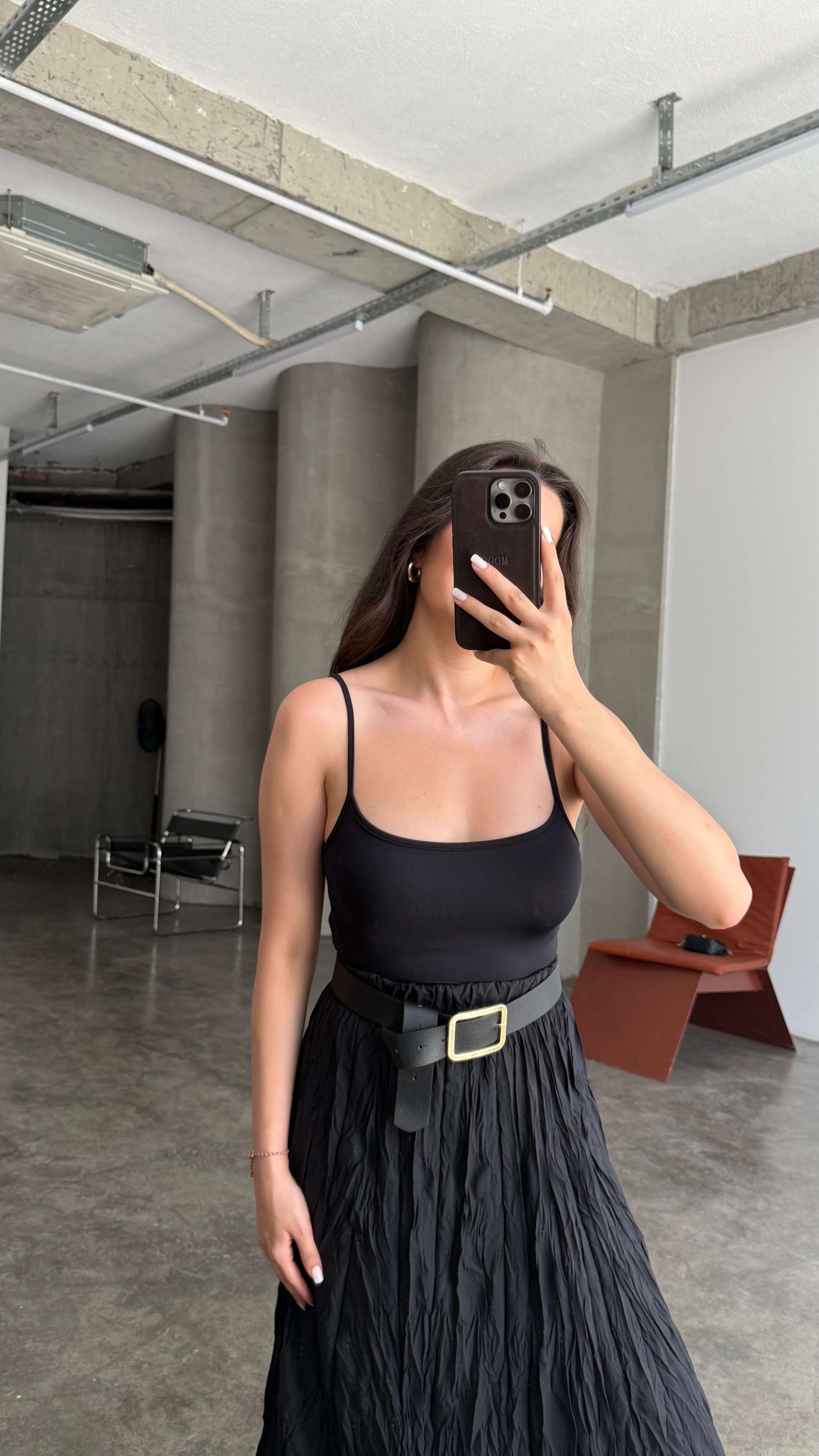 STAR Siyah İp Askılı Crop