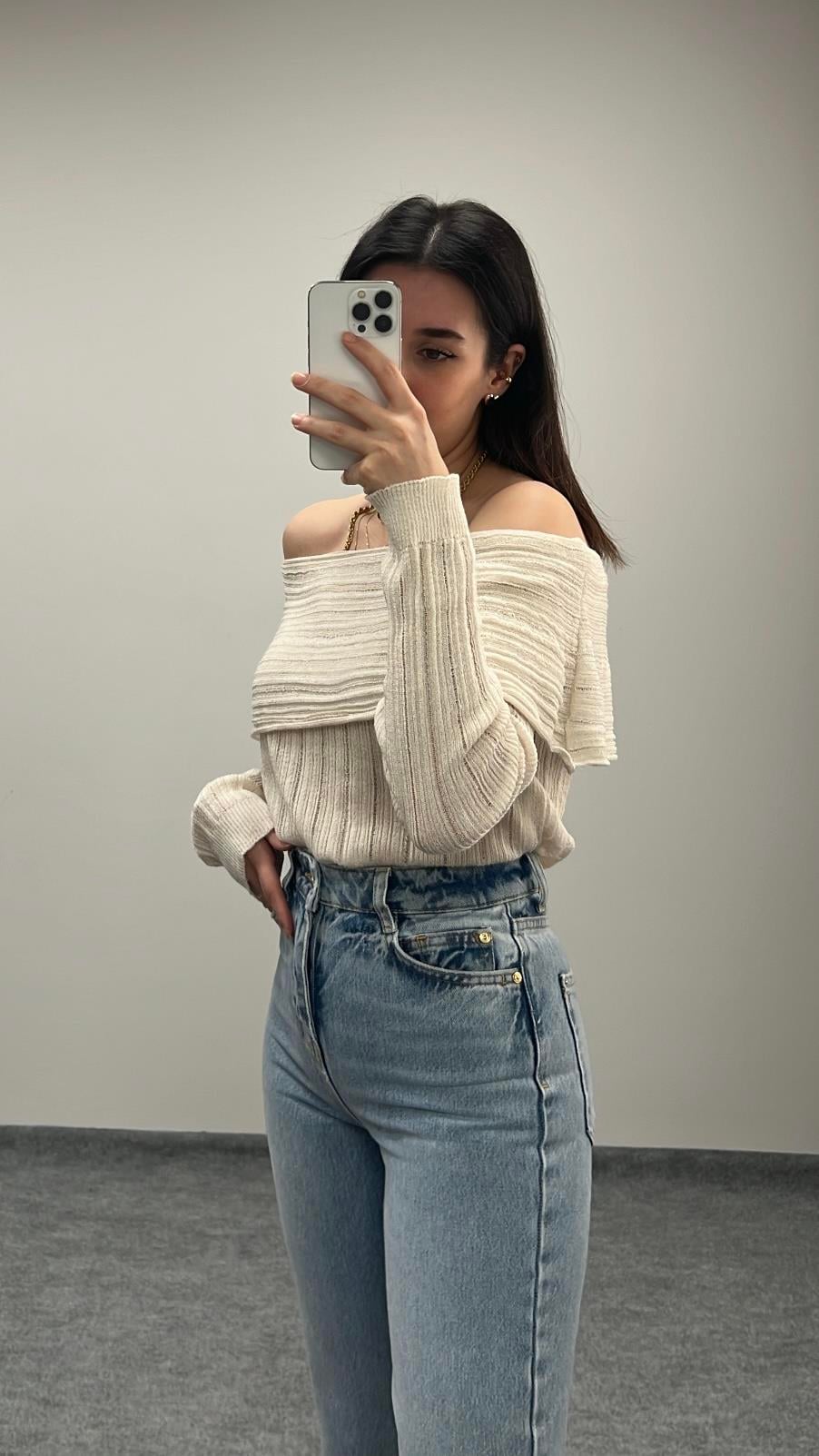 TALA KREM MADONNA YAKA İNCE ÖRME TRİKO