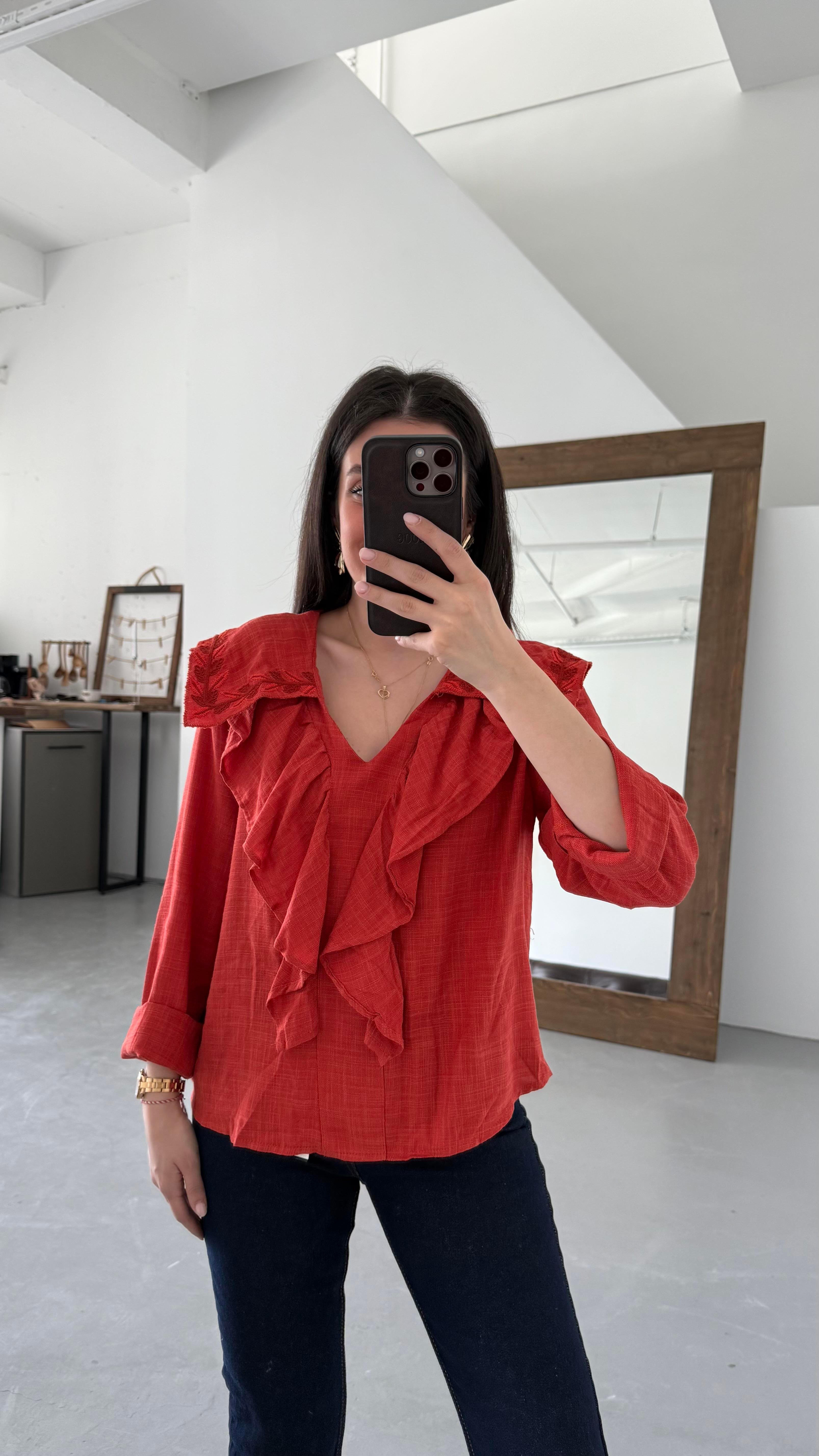 Turuncu İşleme Detaylı Pileli Keten Bluz