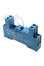 Finder 95.85.3.SMA Röle Soketi