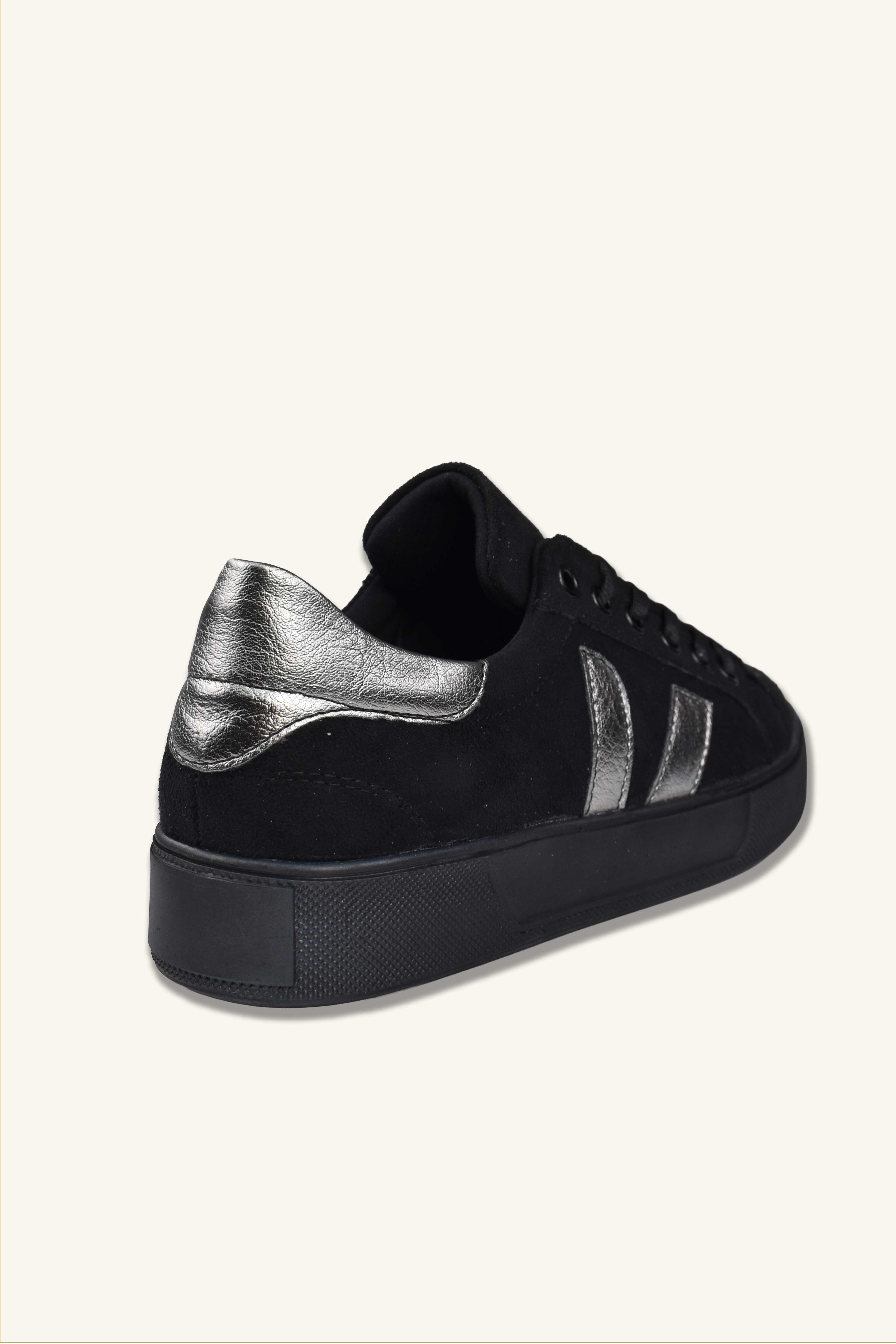 Kadın Gümüş Deri Detaylı Süet Sneaker - Siyah