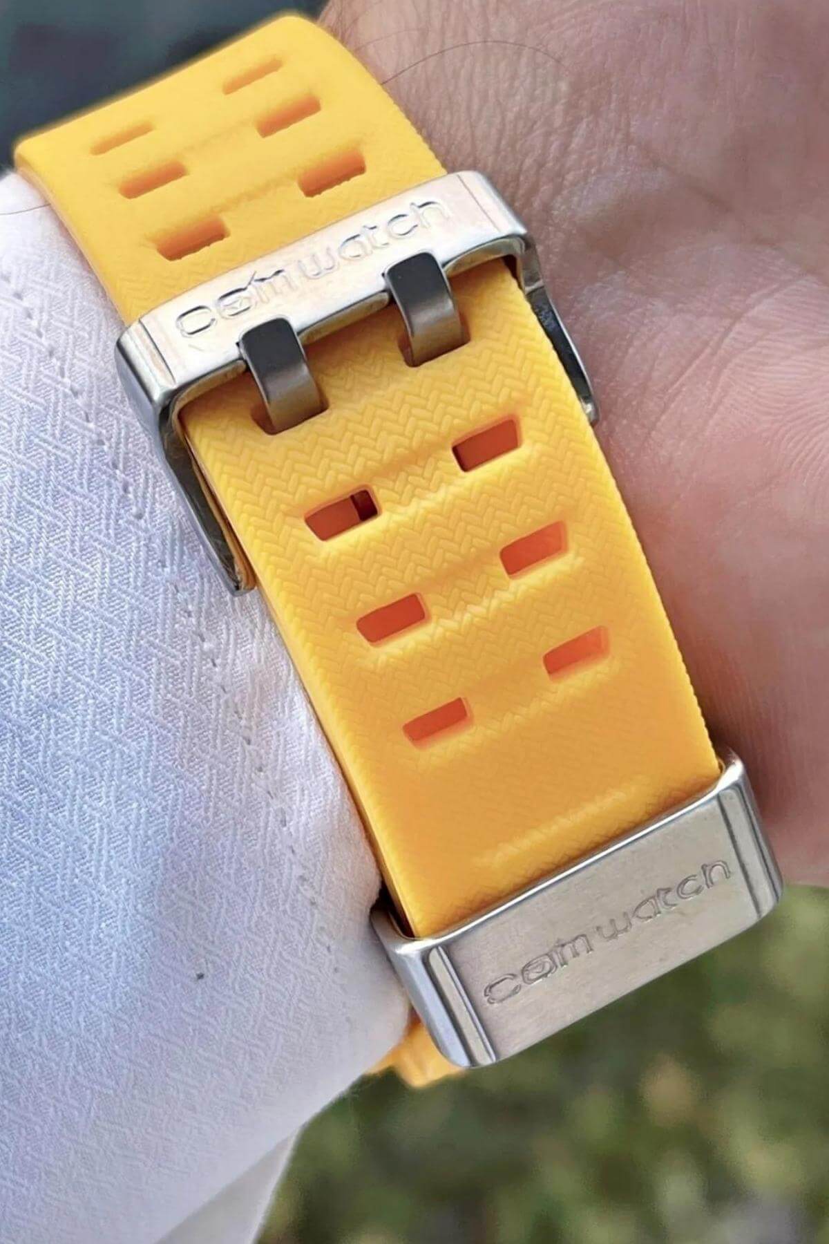 Comwatch Dijital Analog Mekanizmalı Silikon Kordon Sarı Renk Outdoor Erkek Spor Kol Saati 1523-SBS