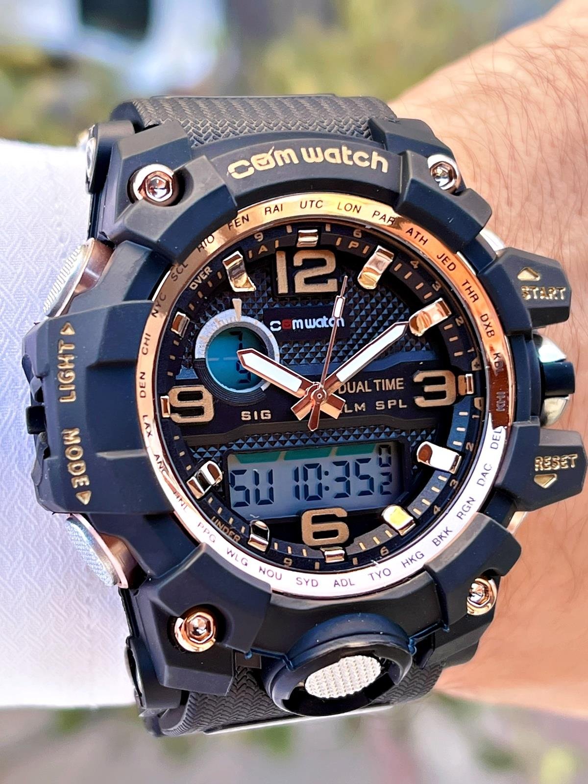 Comwatch Dijital Analog Mekanizmalı Silikon Kordon Siyah Renk Outdoor Erkek Spor Kol Saati 1523C-BBT