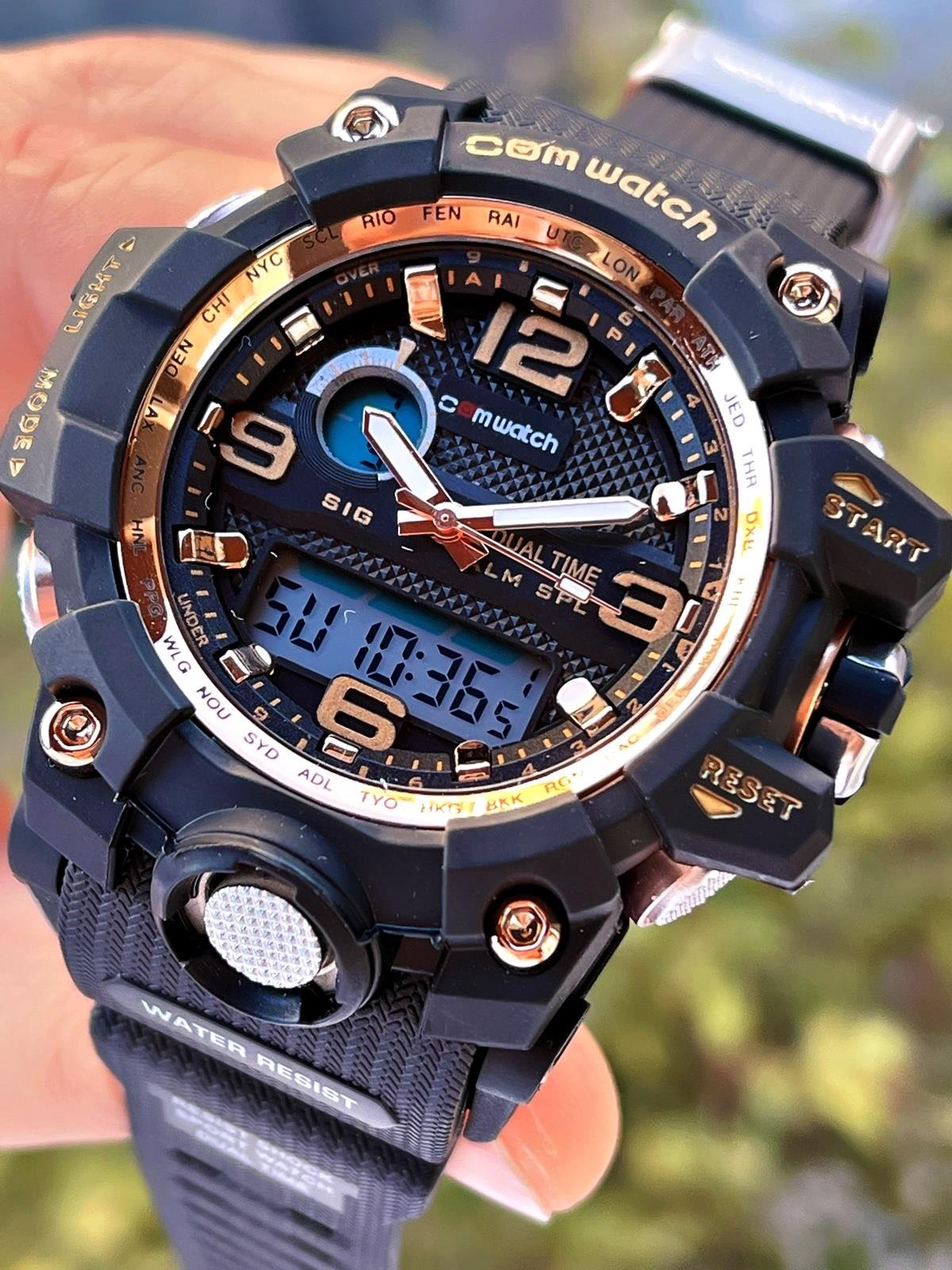 Comwatch Dijital Analog Mekanizmalı Silikon Kordon Siyah Renk Outdoor Erkek Spor Kol Saati 1523C-BBT
