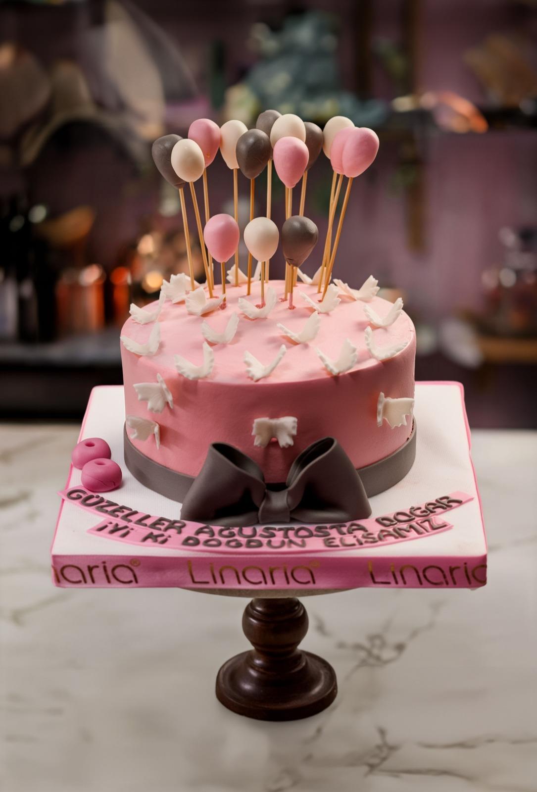 Pembe Fiyonk Pastası