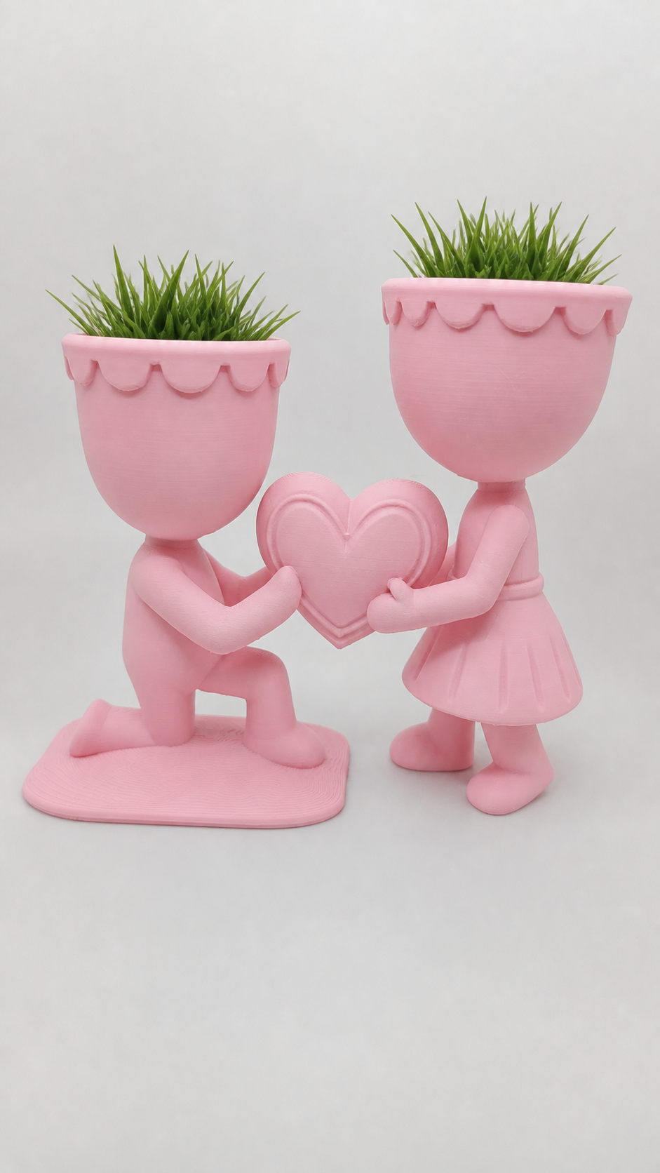 3D Baskı Aşk Saksısı - Kalp Tutan Çift Figürlü Dekoratif Saksı - Pembe