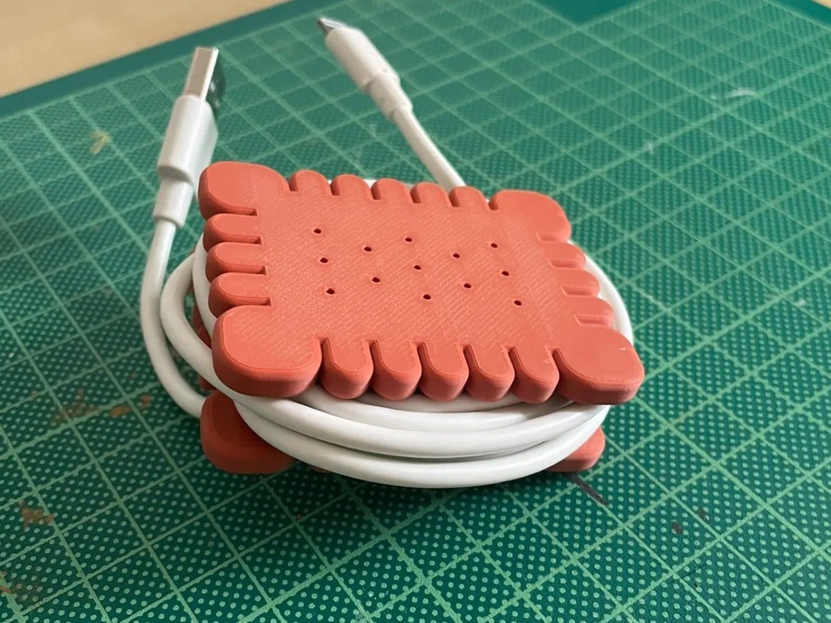 3D Baskı Bisküvi Formlu Kablo Düzenleyici Şarj Kablosu Toplayıcı Sevimli Kablo Sarıcı - Turuncu