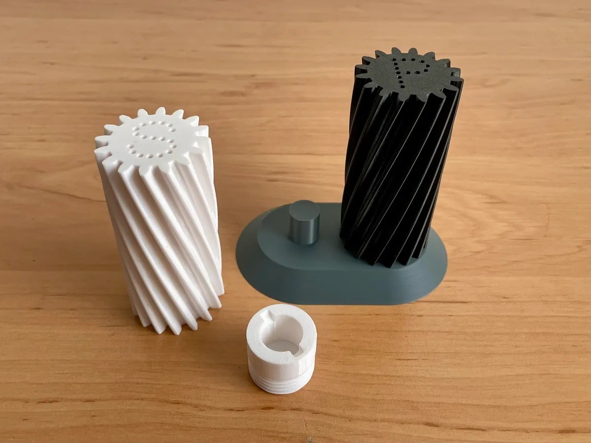 3D Baskı Dişli Formlu Tuzluk Biberlik Seti Mekanik Dönen Tuz ve Biber Kabı Standlı Set