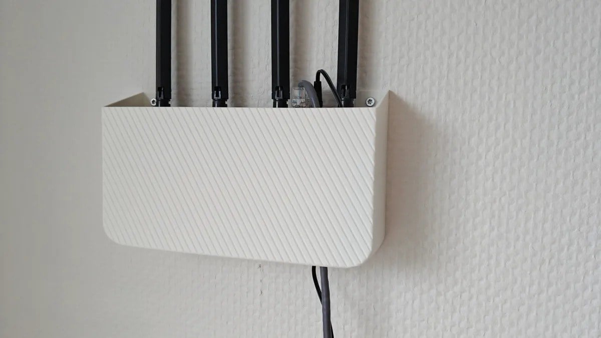 3D Baskı Duvar Tipi Wifi Modem Saklama Rafı Router Gizleme Askısı Kablo Çıkışlı Beyaz Modem Tutucu 23x13 cm