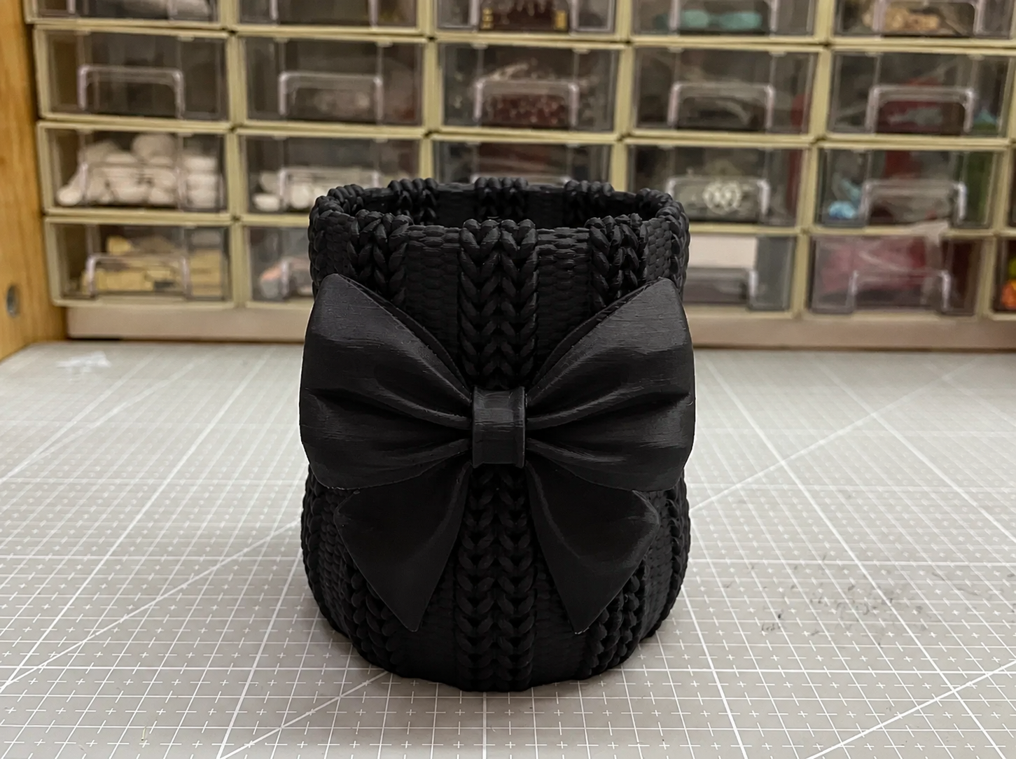 3D Baskı Fiyonklu Örgü Vazo - Dekoratif Çiçeklik-Siyah