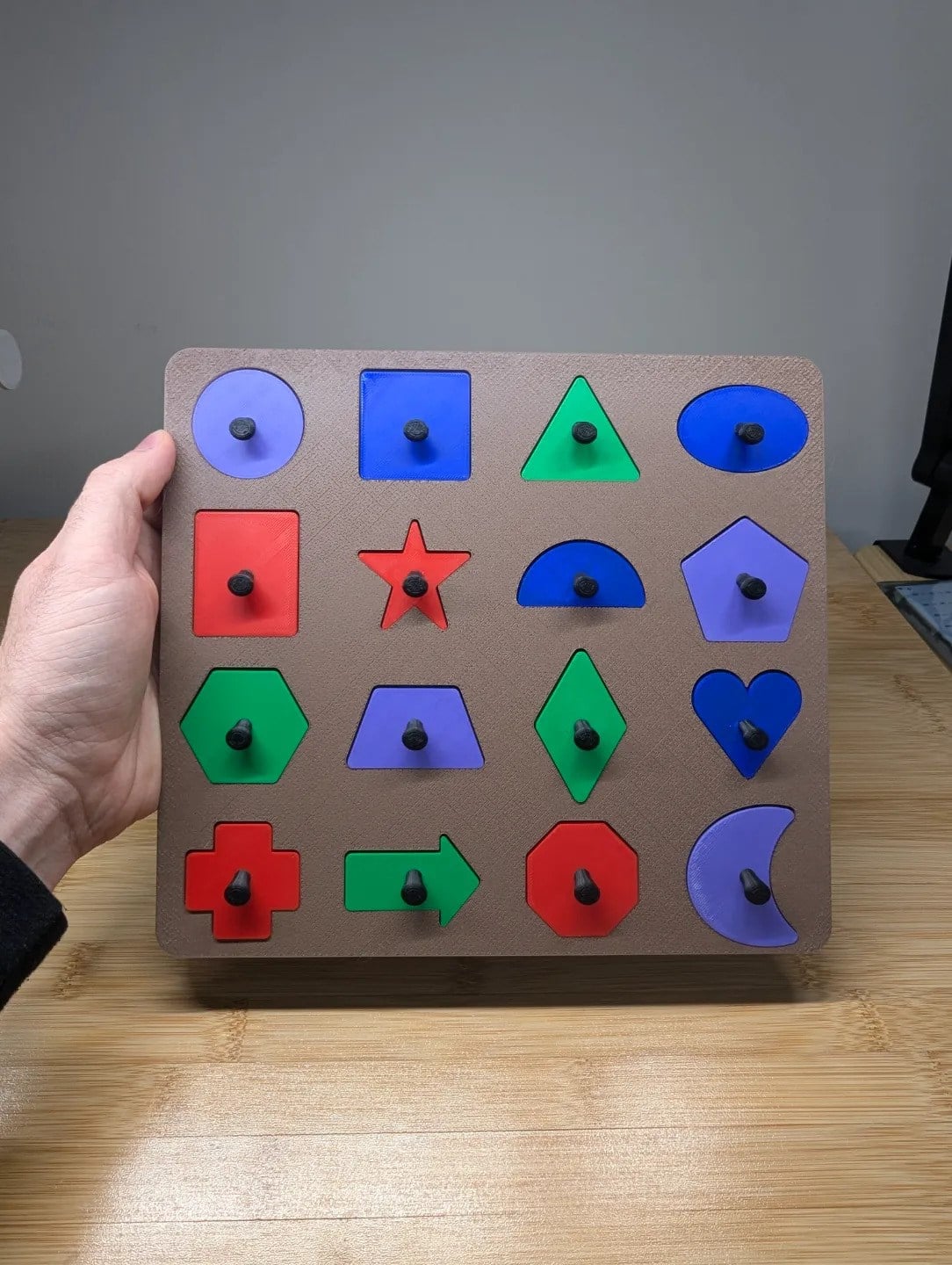 3D Baskı İngilizce Etiketli Şekil Tanıma Puzzle Tahtası - 16 Geometrik Şekil, Bilişsel Gelişim ve Kelime Öğrenme Seti