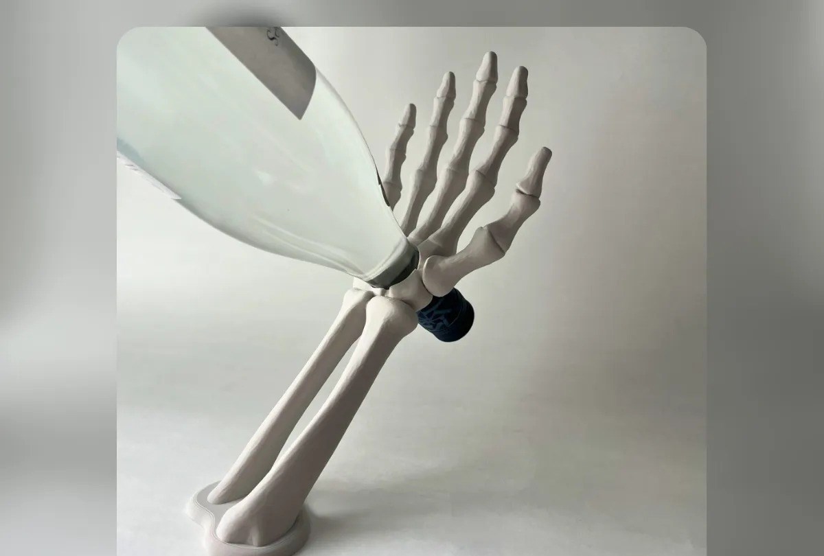 3D Baskı İskelet El Şarap Şişesi Tutucu Dengeli Dekoratif Şaraplık Bar ve Mutfak Sunum Standı