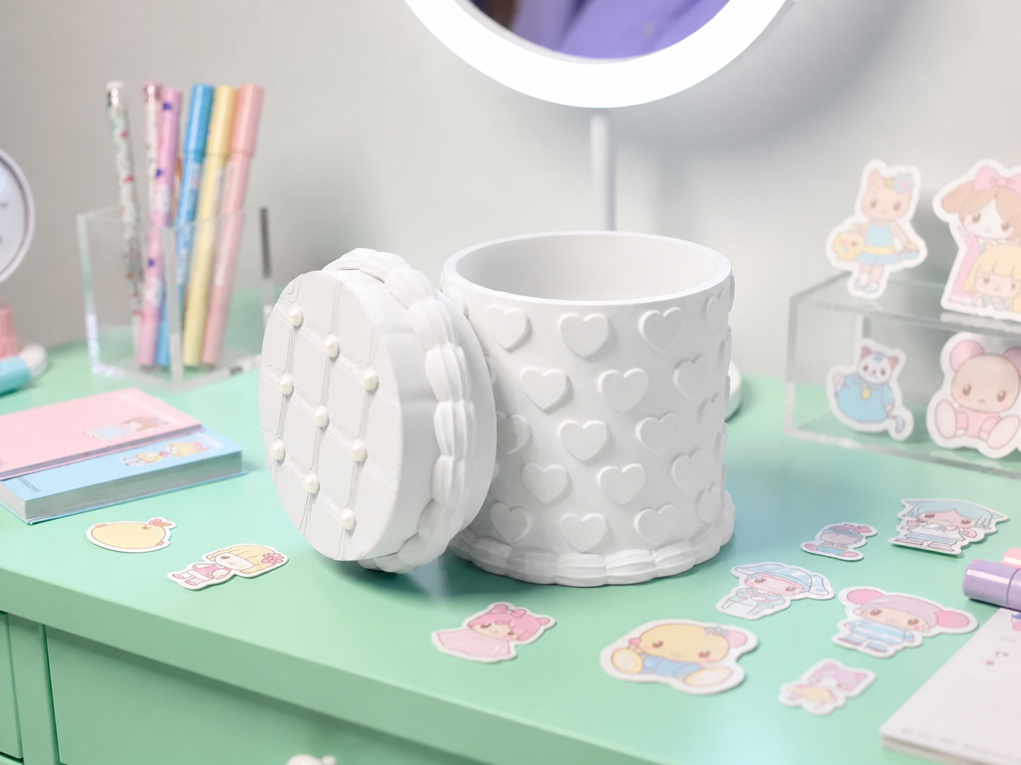 3D Baskı Kabartma Kalp Desenli Kapaklı Kalemlik - Masaüstü Organizer - Beyaz