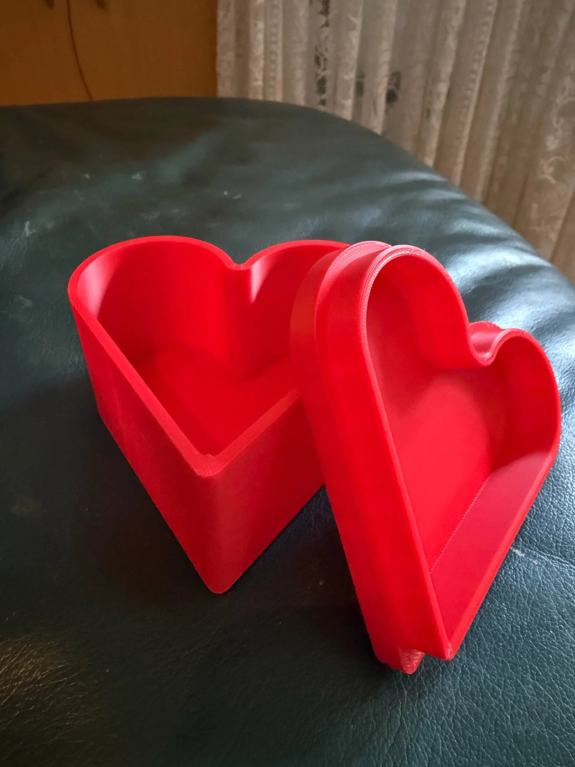 3D Baskı Kalp Şeklinde Kapaklı Hediye Kutusu Dekoratif Takı Yüzük Saklama Kutusu Sevgililer Günü 10x10x5 cm