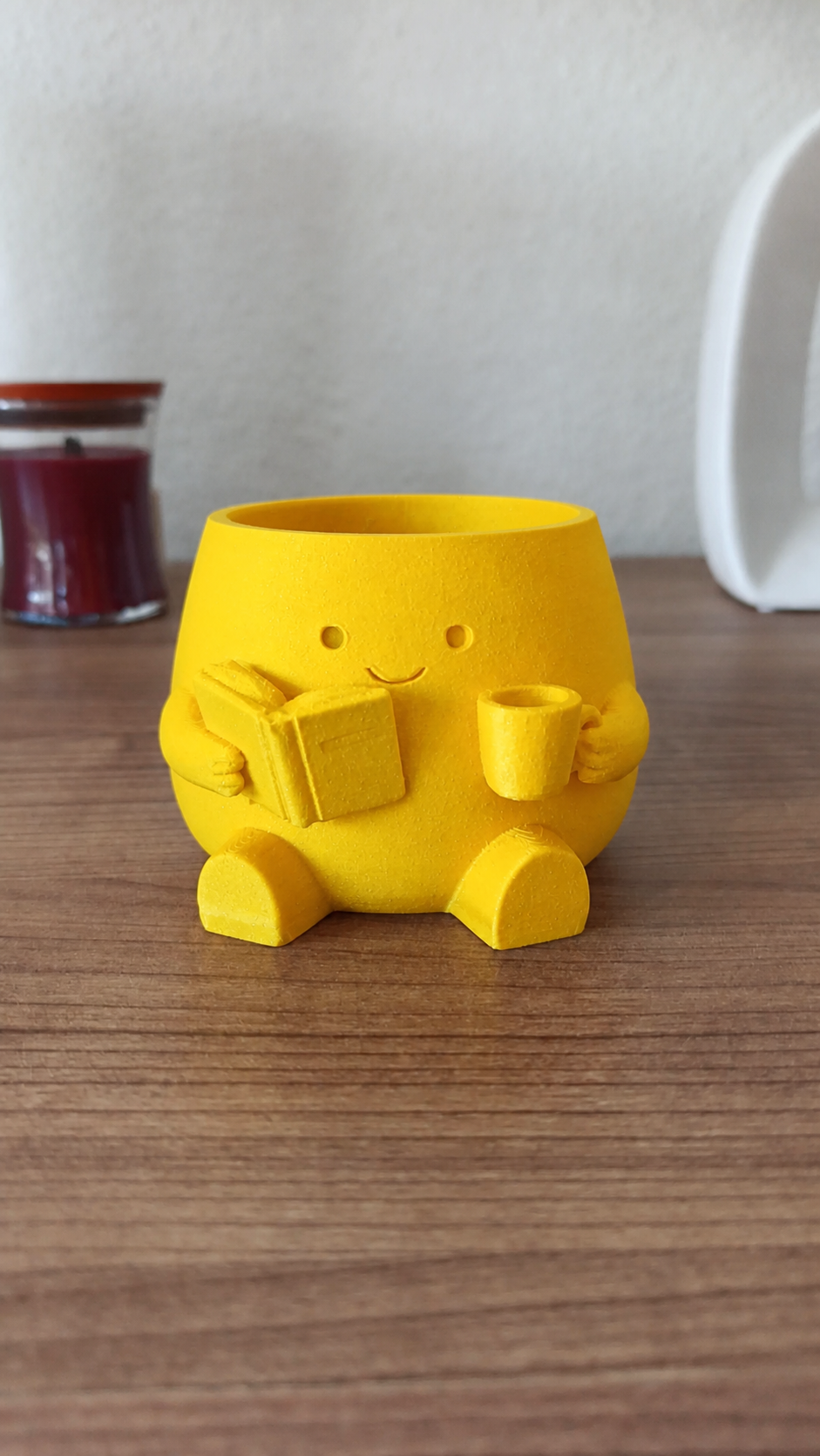 3D Baskı Kitap Okuyan Saksı - Kupa Tutan Sevimli Saksı-Sarı