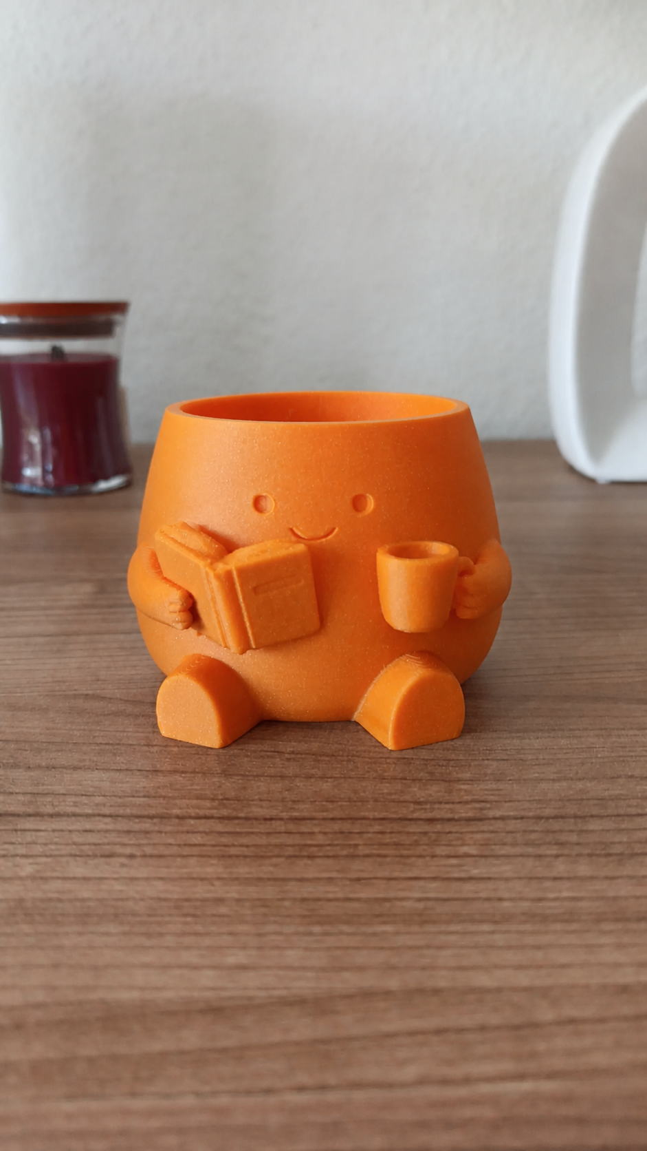 3D Baskı Kitap Okuyan Saksı - Kupa Tutan Sevimli Saksı-Turuncu