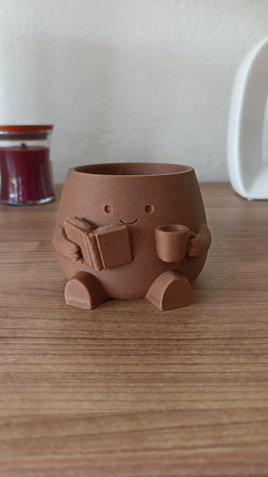 3D Baskı Kitap Okuyan Saksı - Kupa Tutan Sevimli Saksı-Kahverengi