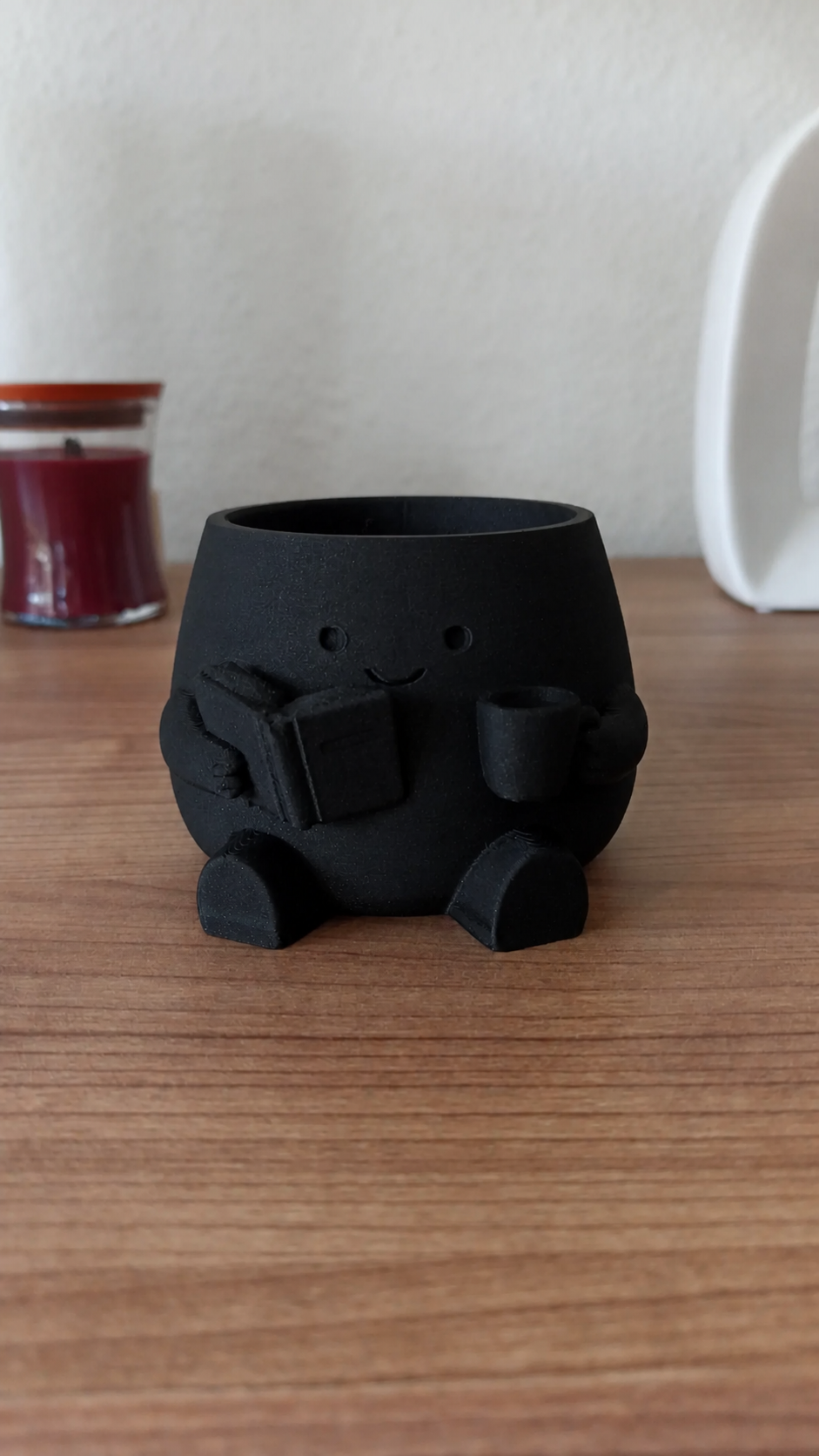 3D Baskı Kitap Okuyan Saksı - Kupa Tutan Sevimli Saksı-Siyah