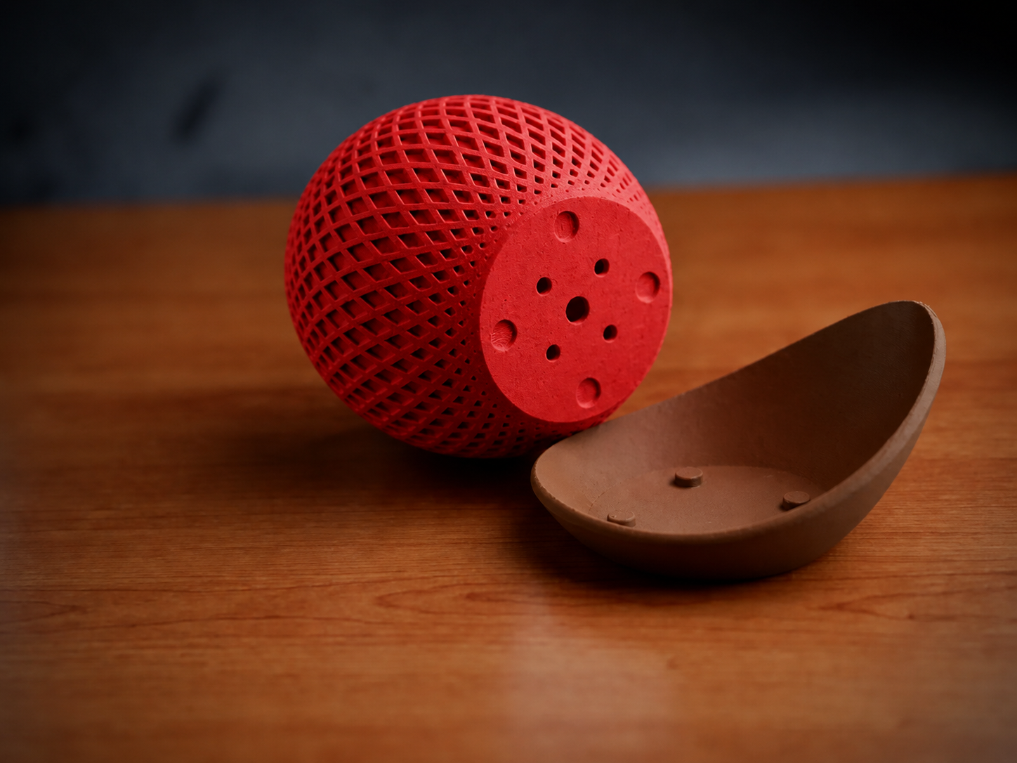 3D Baskı Küre Saksı - Kafes Dokulu İki Parçalı Dekoratif Saksı - Kırmızı-Kahverengi