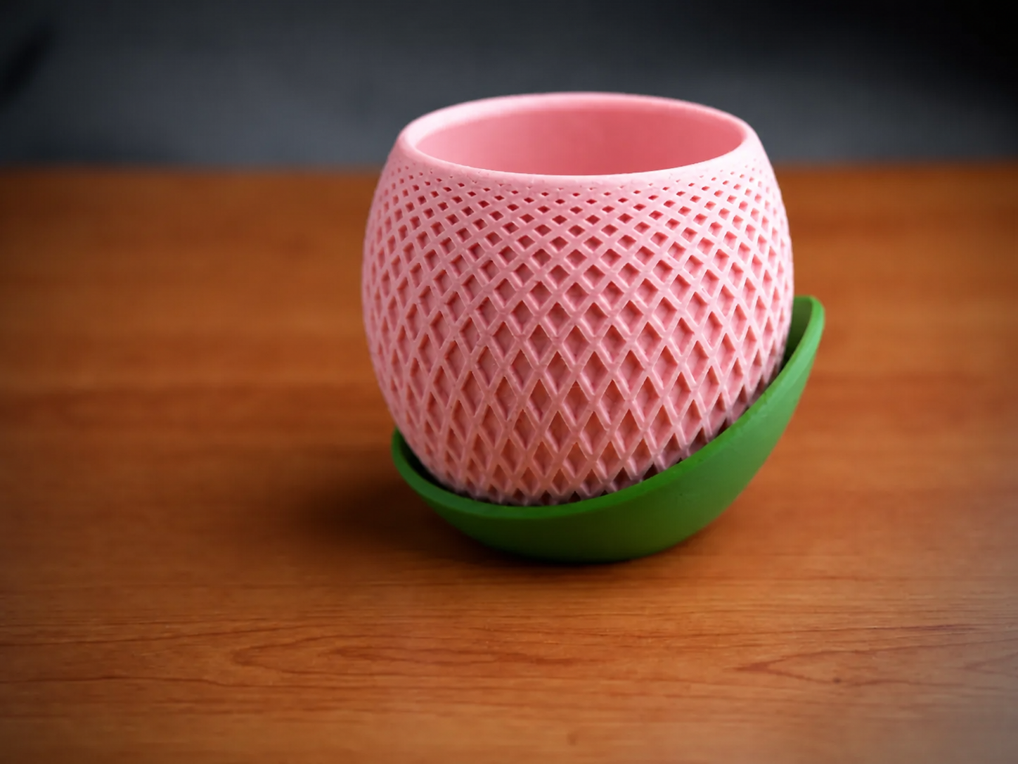 3D Baskı Küre Saksı - Kafes Dokulu İki Parçalı Dekoratif Saksı - Pembe-Yeşil