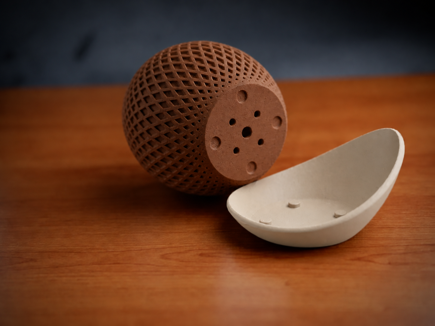 3D Baskı Küre Saksı - Kafes Dokulu İki Parçalı Dekoratif Saksı - Kahverengi-Bej