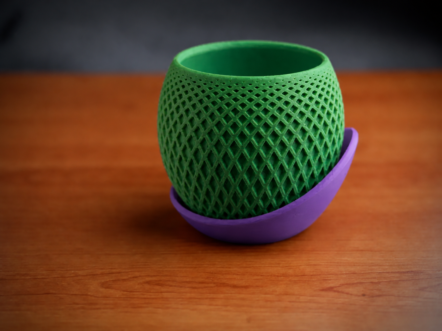3D Baskı Küre Saksı - Kafes Dokulu İki Parçalı Dekoratif Saksı - Yeşil-Mor