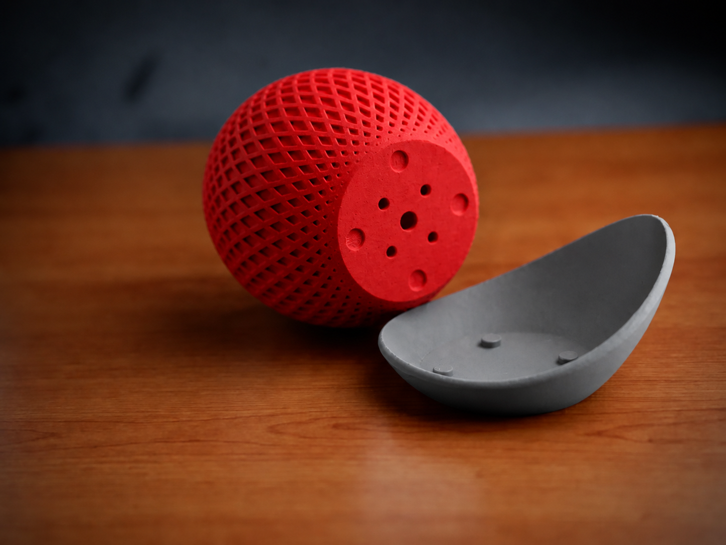 3D Baskı Küre Saksı - Kafes Dokulu İki Parçalı Dekoratif Saksı - Kırmızı-Gri