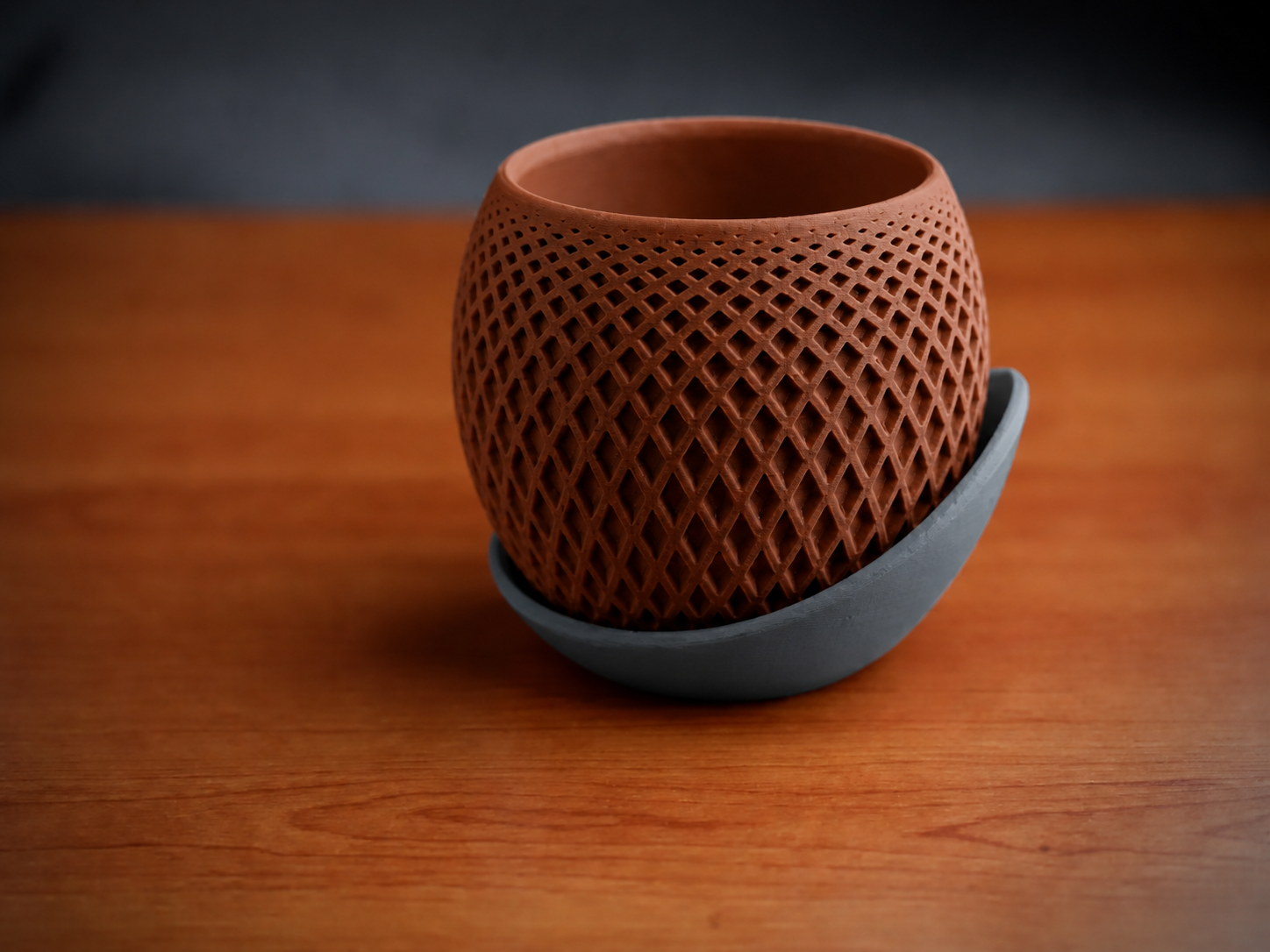 3D Baskı Küre Saksı - Kafes Dokulu İki Parçalı Dekoratif Saksı - Kahverengi-Gri