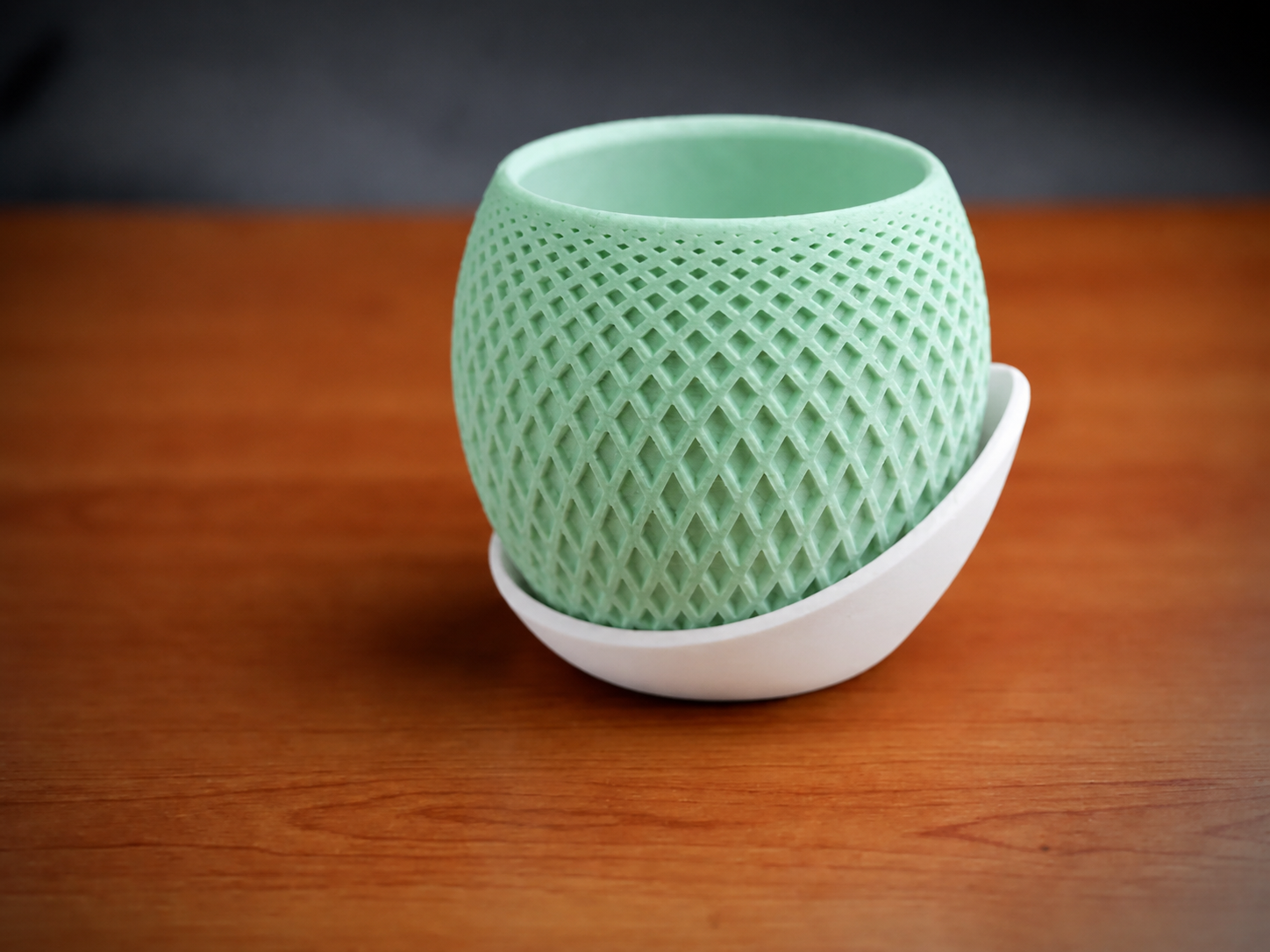 3D Baskı Küre Saksı - Kafes Dokulu İki Parçalı Dekoratif Saksı - Mint-Beyaz