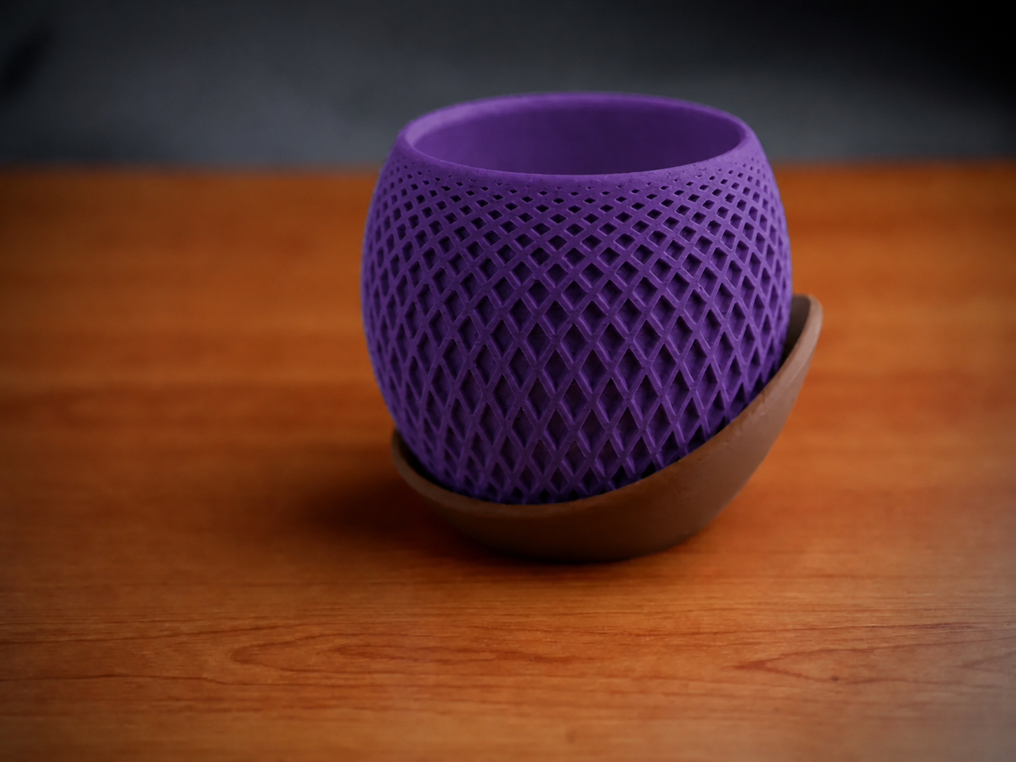 3D Baskı Küre Saksı - Kafes Dokulu İki Parçalı Dekoratif Saksı - Mor-Kahverengi