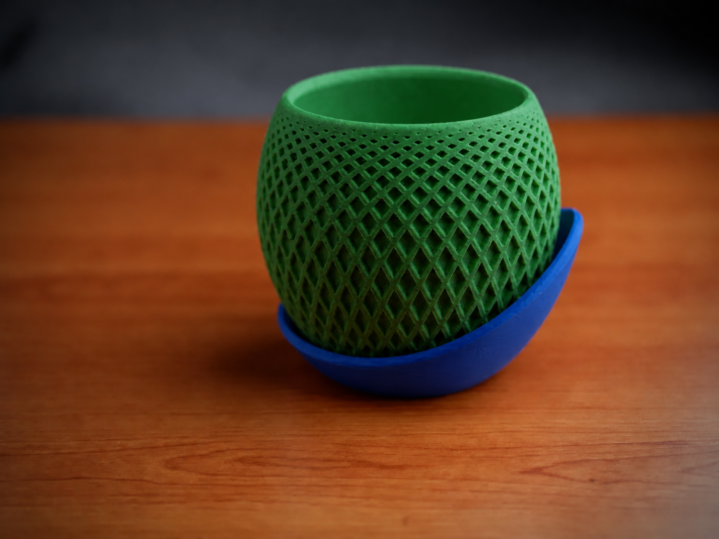 3D Baskı Küre Saksı - Kafes Dokulu İki Parçalı Dekoratif Saksı - Yeşil-Mavi