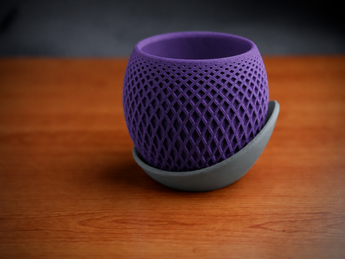 3D Baskı Küre Saksı - Kafes Dokulu İki Parçalı Dekoratif Saksı - Mor-Gri
