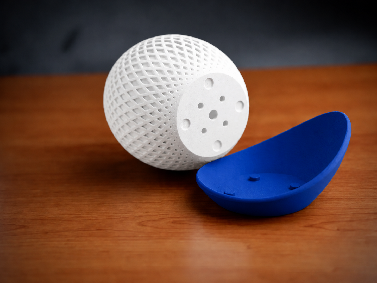 3D Baskı Küre Saksı - Kafes Dokulu İki Parçalı Dekoratif Saksı - Beyaz-Mavi
