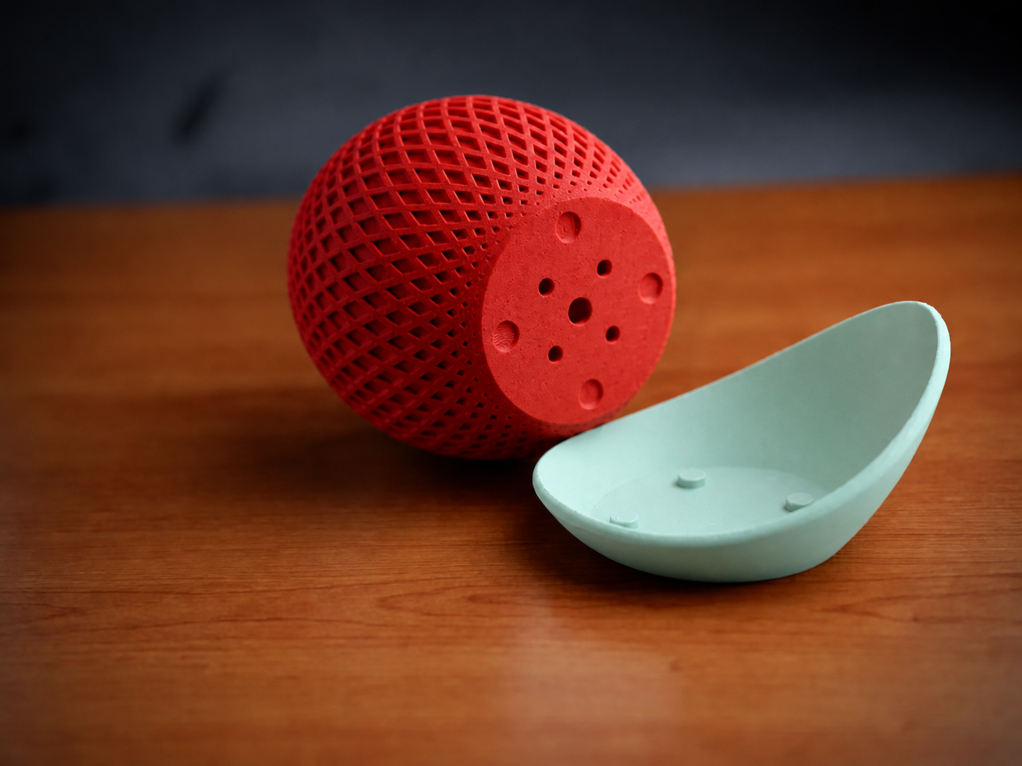 3D Baskı Küre Saksı - Kafes Dokulu İki Parçalı Dekoratif Saksı - Kırmızı-Mint