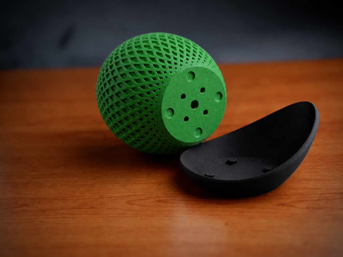 3D Baskı Küre Saksı - Kafes Dokulu İki Parçalı Dekoratif Saksı - Yeşil-Siyah