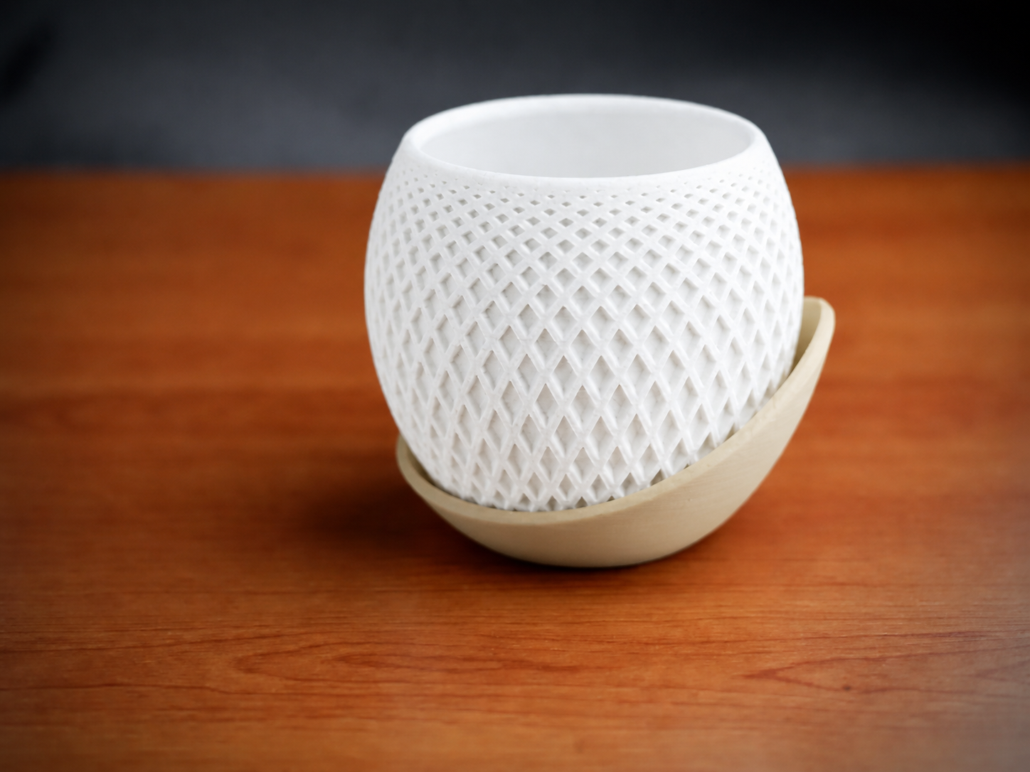 3D Baskı Küre Saksı - Kafes Dokulu İki Parçalı Dekoratif Saksı - Beyaz-Bej