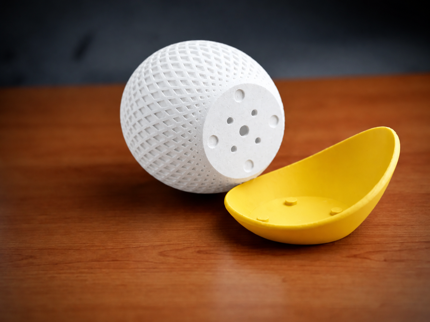 3D Baskı Küre Saksı - Kafes Dokulu İki Parçalı Dekoratif Saksı - Beyaz-Sarı