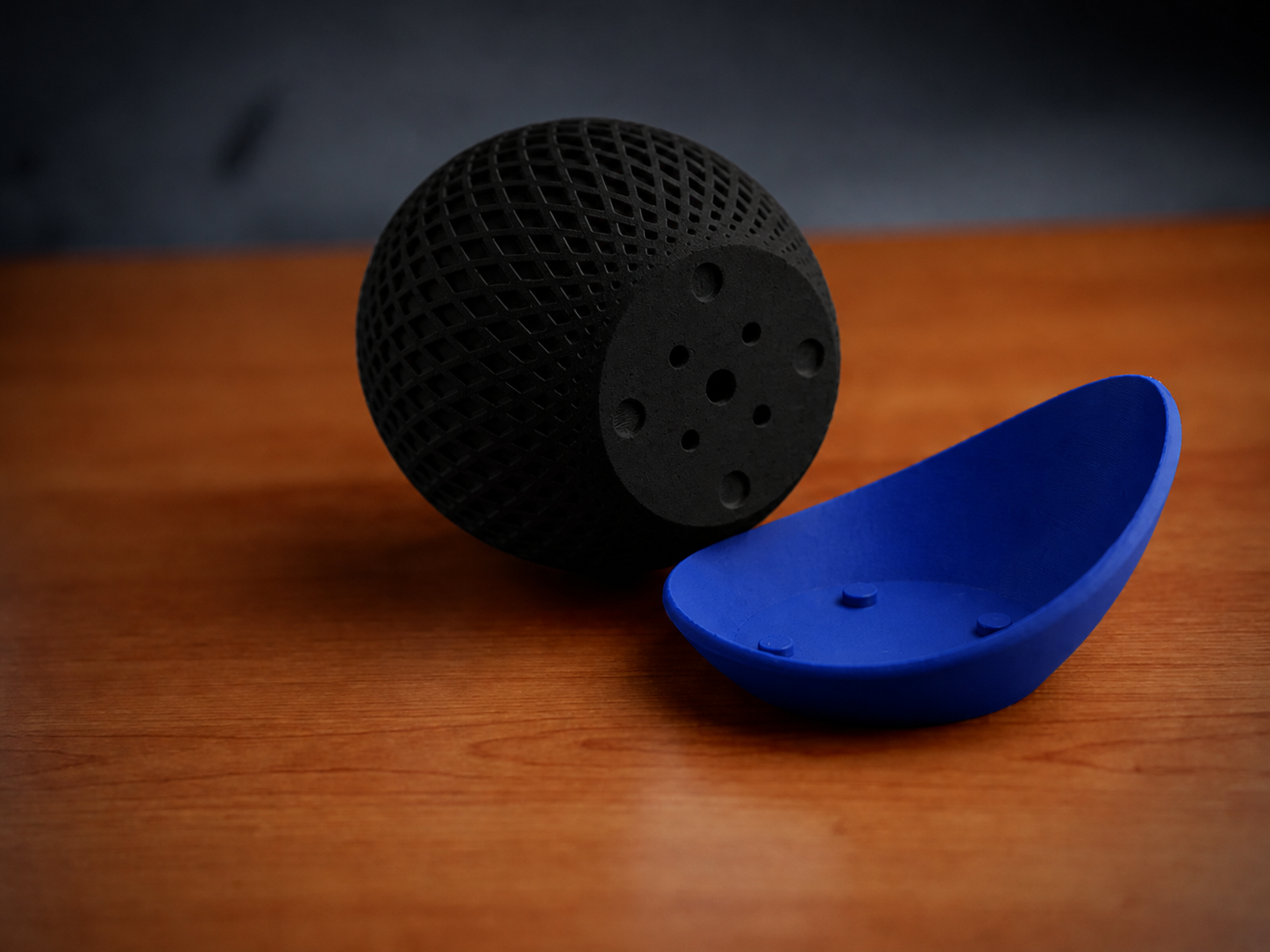 3D Baskı Küre Saksı - Kafes Dokulu İki Parçalı Dekoratif Saksı - Siyah-Mavi