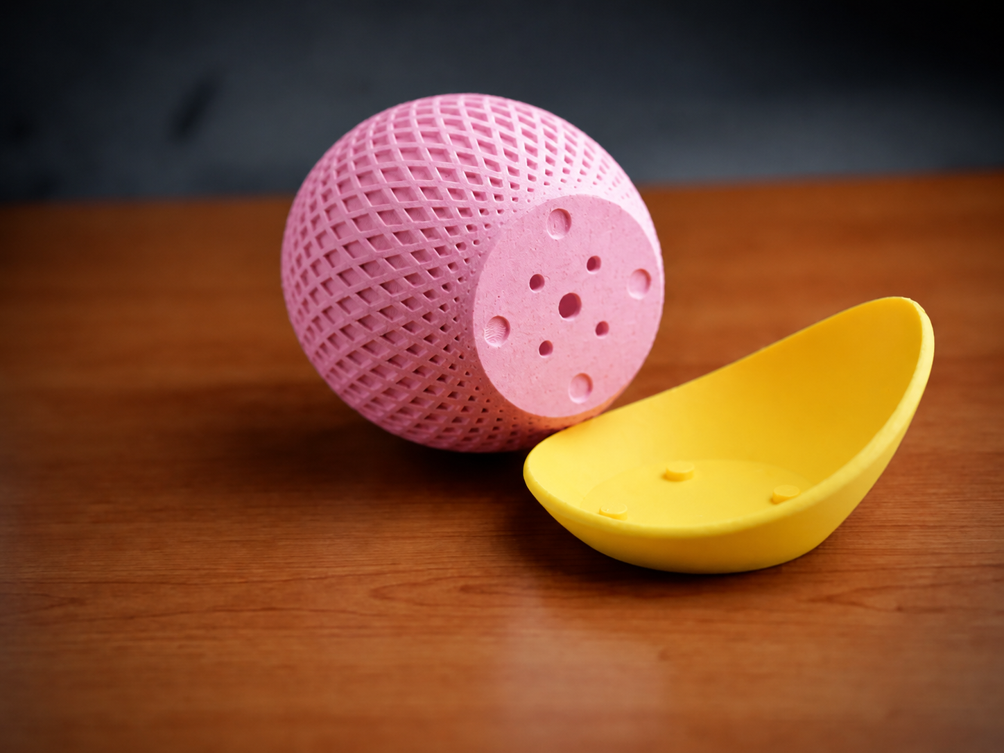 3D Baskı Küre Saksı - Kafes Dokulu İki Parçalı Dekoratif Saksı - Pembe-Sarı