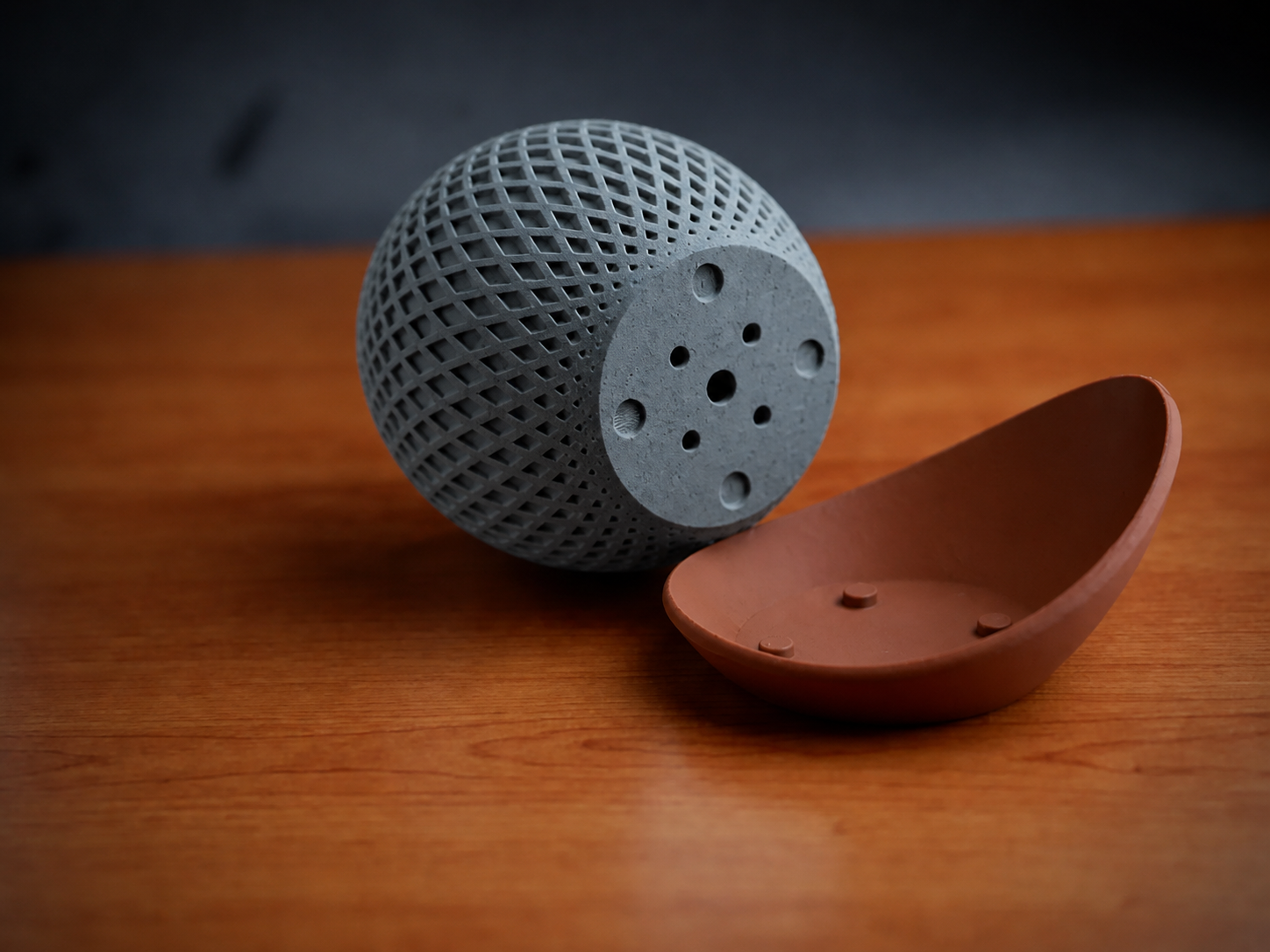 3D Baskı Küre Saksı - Kafes Dokulu İki Parçalı Dekoratif Saksı - Gri-Kahverengi