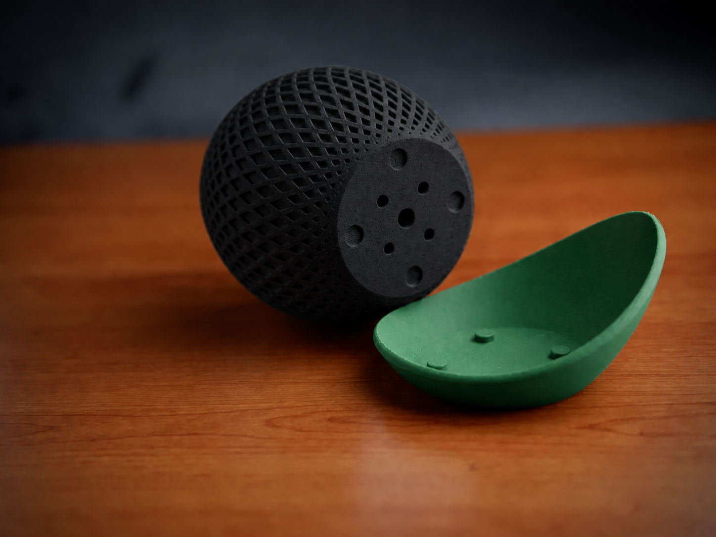 3D Baskı Küre Saksı - Kafes Dokulu İki Parçalı Dekoratif Saksı - Siyah-Yeşil