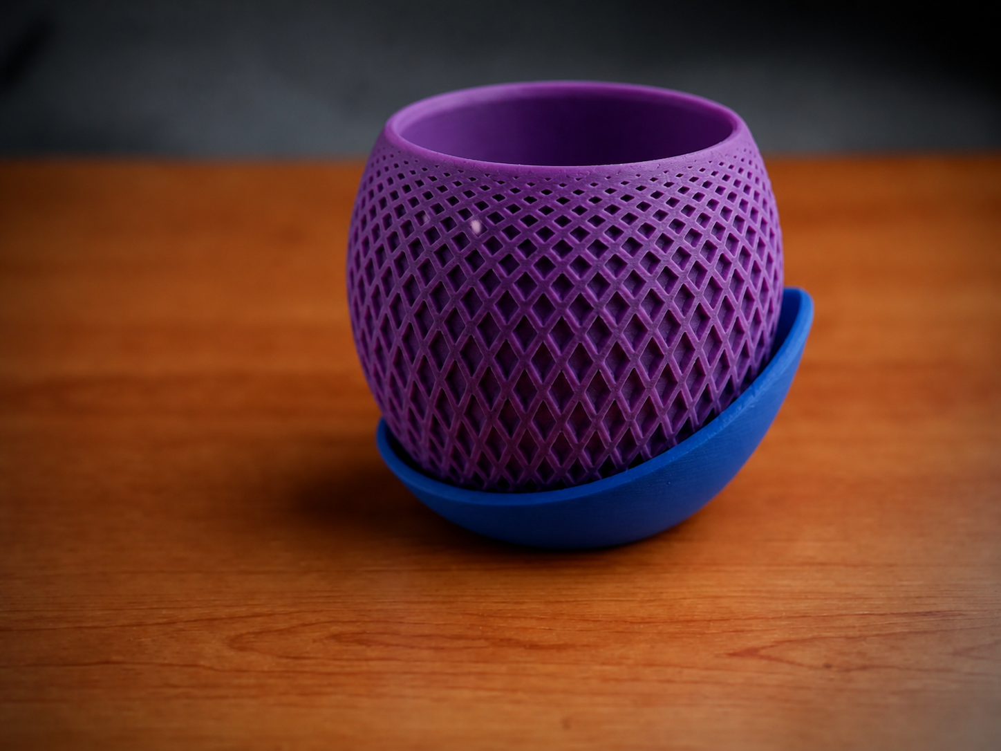 3D Baskı Küre Saksı - Kafes Dokulu İki Parçalı Dekoratif Saksı - Mor-Mavi