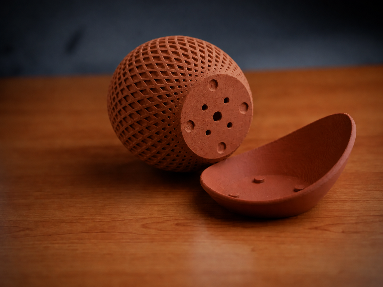 3D Baskı Küre Saksı - Kafes Dokulu İki Parçalı Dekoratif Saksı - Kahverengi-Kahverengi