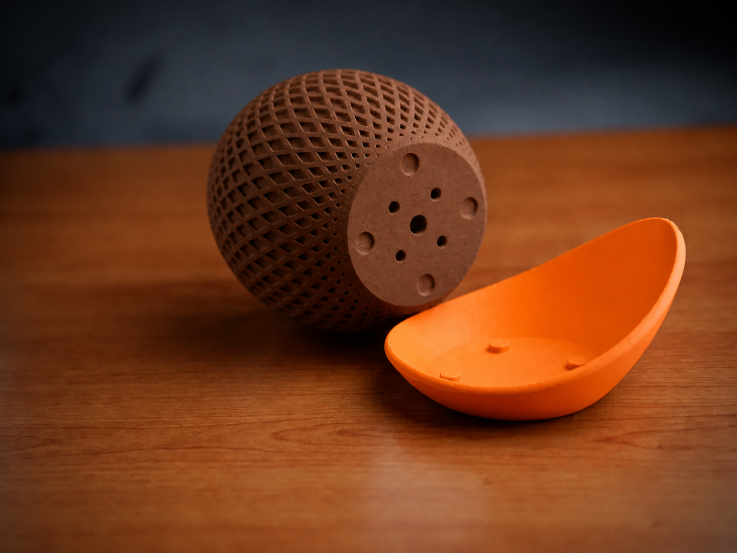 3D Baskı Küre Saksı - Kafes Dokulu İki Parçalı Dekoratif Saksı - Kahverengi-Turuncu