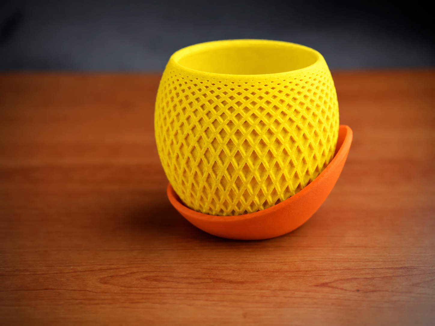 3D Baskı Küre Saksı - Kafes Dokulu İki Parçalı Dekoratif Saksı - Sarı-Turuncu
