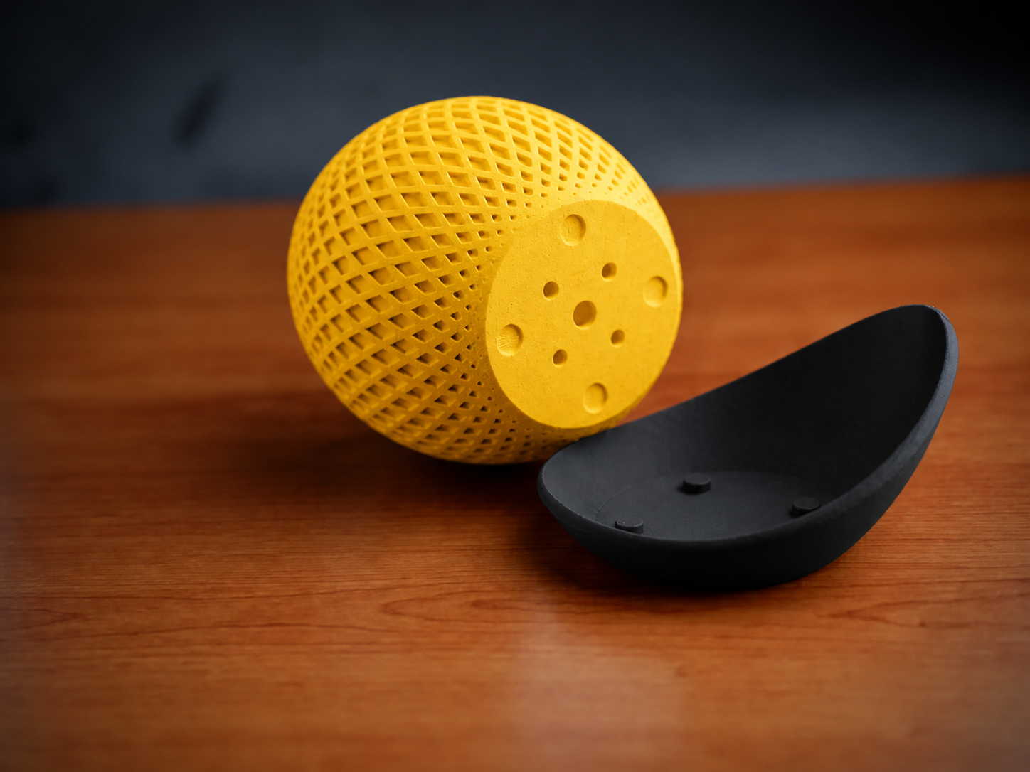 3D Baskı Küre Saksı - Kafes Dokulu İki Parçalı Dekoratif Saksı - Sarı-Siyah
