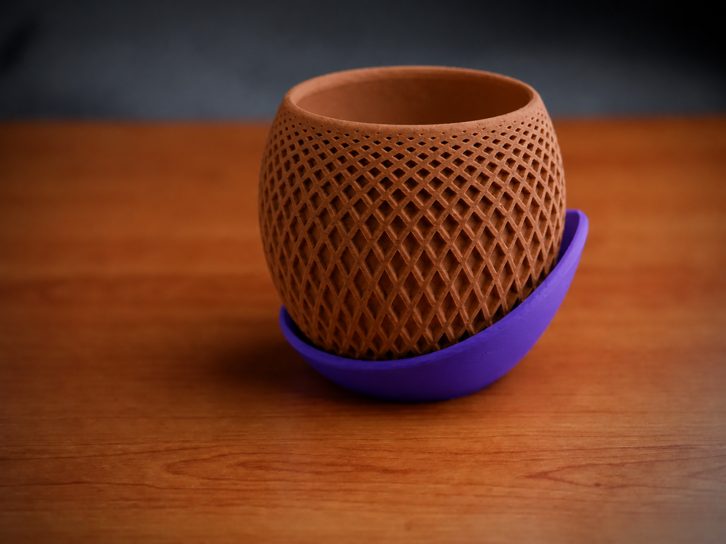 3D Baskı Küre Saksı - Kafes Dokulu İki Parçalı Dekoratif Saksı - Kahverengi-Mor