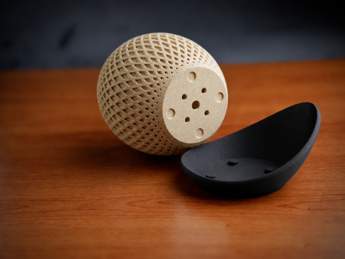 3D Baskı Küre Saksı - Kafes Dokulu İki Parçalı Dekoratif Saksı - Bej-Siyah